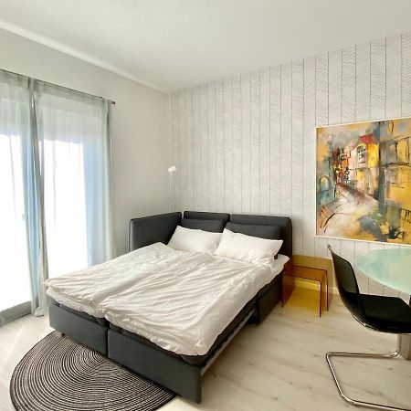 Modernes Apartment, Terrasse Und Garten Am Lilienthalpark Im Suedwesten Berlins Dış mekan fotoğraf