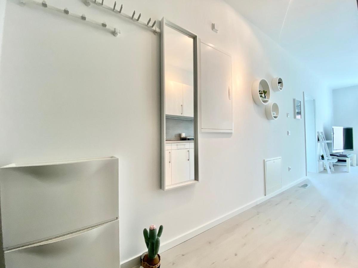 Modernes Apartment, Terrasse Und Garten Am Lilienthalpark Im Suedwesten Berlins Dış mekan fotoğraf
