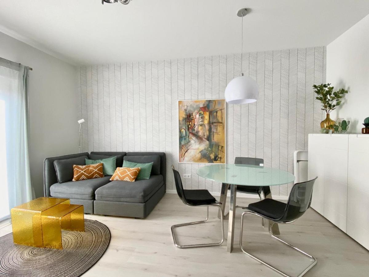 Modernes Apartment, Terrasse Und Garten Am Lilienthalpark Im Suedwesten Berlins Dış mekan fotoğraf